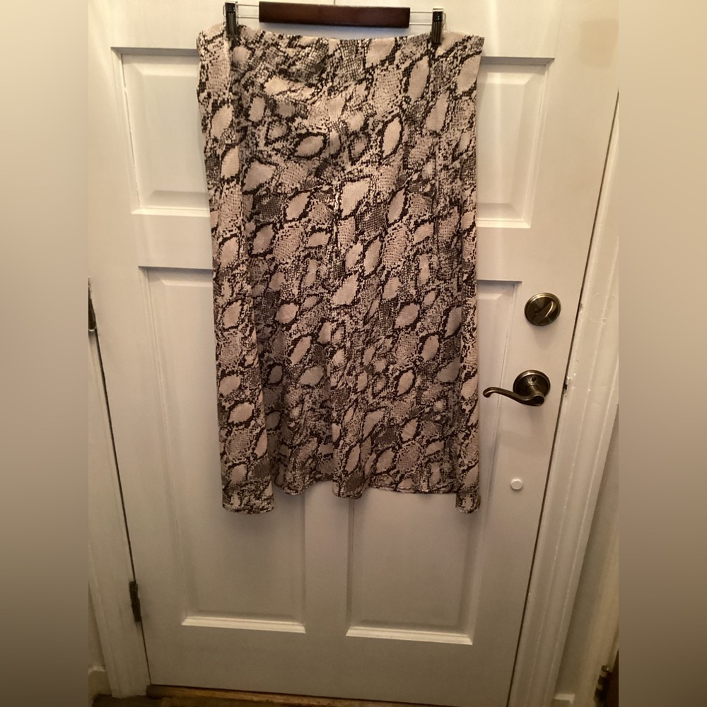 Nine West Python Stone/Multi Skirt (XL) - Picture 2 of 9